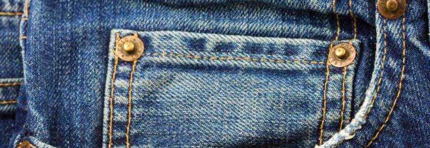 a cosa serve il mini taschino dei jeans? ecco la risposta della levi's