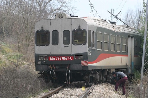 treno travolge e uccide un uomo, forse è suicidio